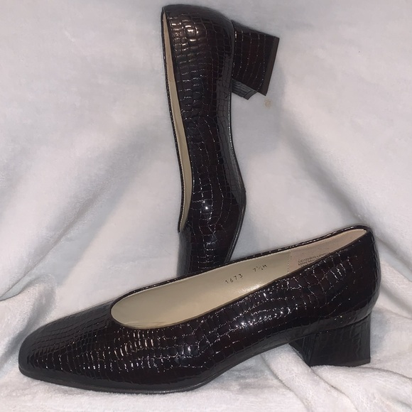 Etienne Aigner short heel shoe - Picture 7 of 10